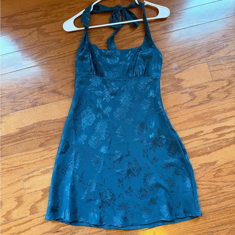 Teal Floral Halter Dress

Wild Fable